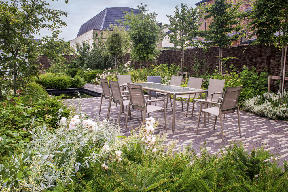 Contemporary Courtyard - Southwold